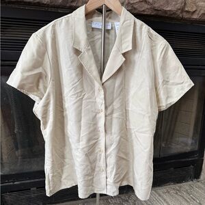 First Issue by Liz Claiborne Beige Short Sleeve Women’s button up blouse.